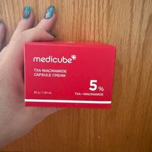 Red TXA Niacinamide Capsule Cream
